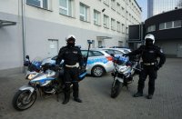 Policjanci przed służbą. Pierwsze służby na motocyklach.