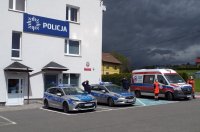 Posterunek Policji w Świerklanach - policjanci żegnają zabitego policjanta.